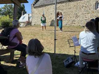 Lecture à Locquirec