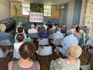 Rencontre - Conférence Verre et art contemporain par Corinne Joachim à Tréduder - Sabrina