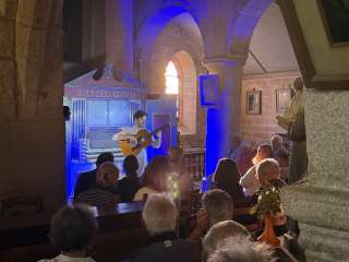 Concert Hommage à Paco Ibañez par Eddy Maucourt à l'église Saint-Michel de Saint-Michel-en-Grève - Laurent